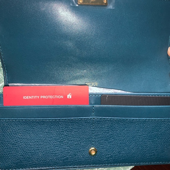 TUMI Sinclair Envelope Wallet - Picture 6 of 9